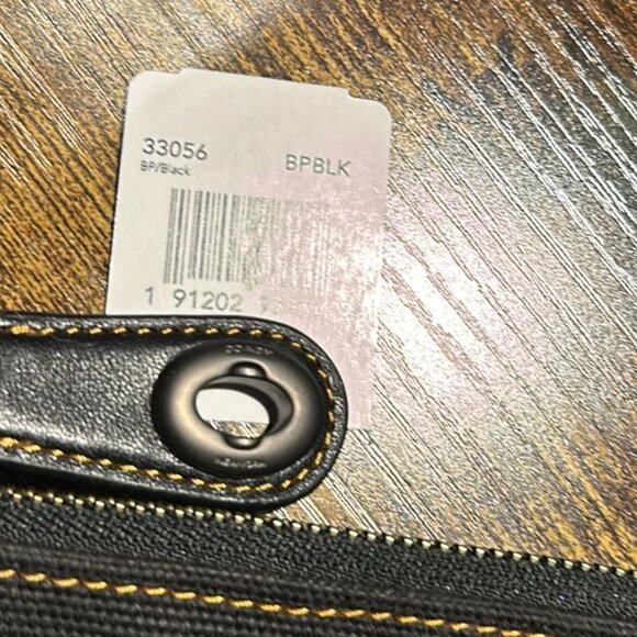 Coach Disney X Sleeping Beauty turnlock Pouch 26 - W/Tag - Like NEW #33056 - Picture 4 of 5